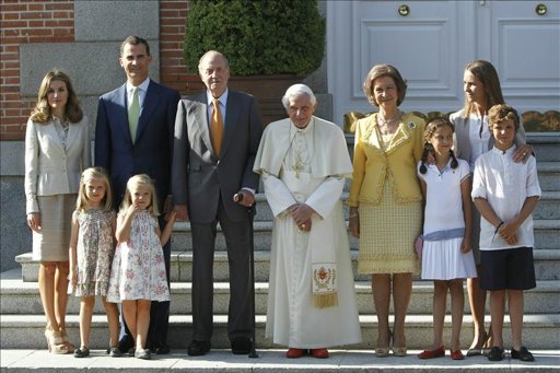 El Papa y la familia Real