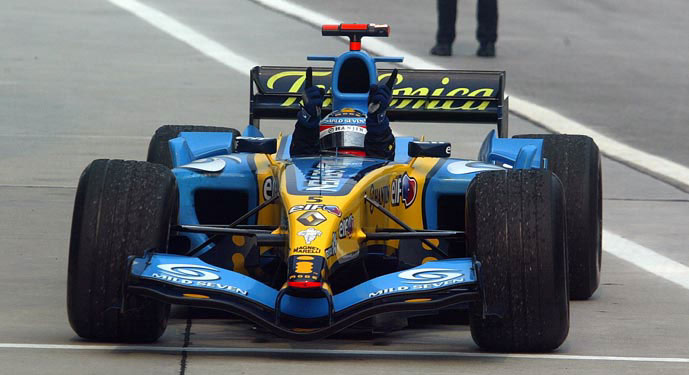 Fernando Alonso llega a la meta