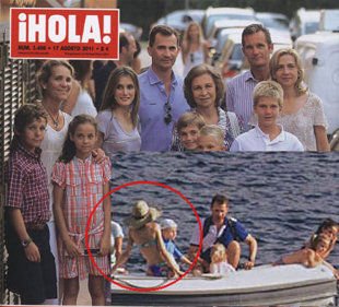 Portada del Hola con la princesa letizia de espaldas en bikini