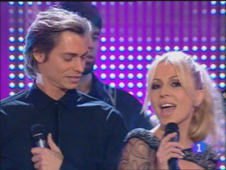 Marta Sanchez y Carlos Baute en colgando en tus manos