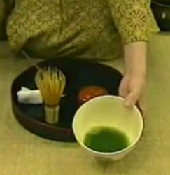 Matcha preparado para batirlo con la chasen