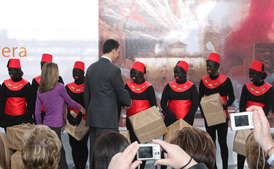 Lops principes en Fitur, saludando a lo cabalgata Alcoy